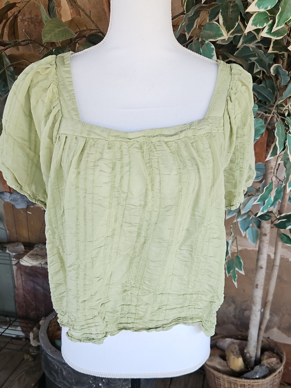 SHEIN Light Green Square Neck Puff Sleeve Top